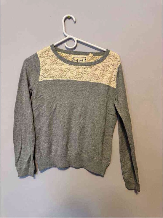 Tops - Gray Lace Yoke Long Sleeve Pullover